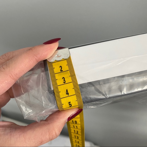 Authentic Chanel box for gifts or decor - Picture 8 of 9